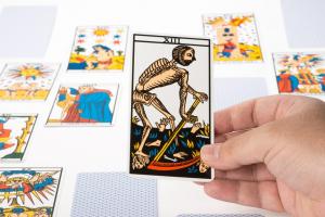 Lá Bài Tarot Đại Diện Cung Hoàng Đạo Của Bạn Là Gì?