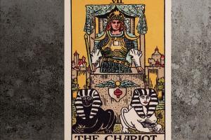 Khám Phá Ý Nghĩa Lá Bài Tarot: The Chariot