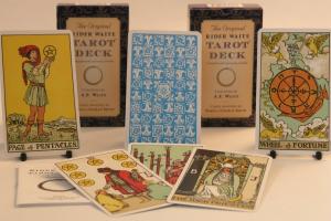 Một Số Lưu Ý Khi Chọn Mua Bộ Bài Tarot Cho Người Mới